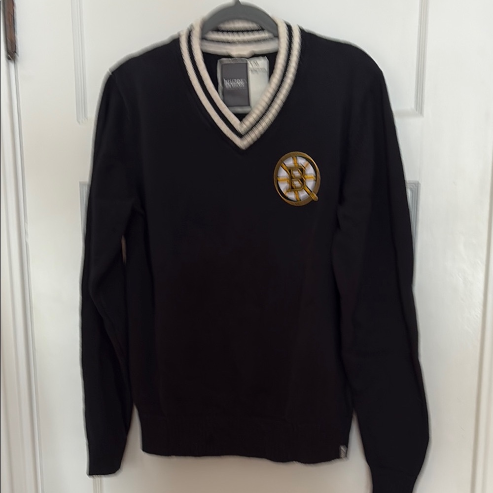 Official Bruins Black V-Neck Sweater with Ribbed Collar. Size L. Made in…